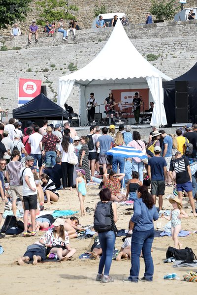 TESS PARKS - 2022-08-20 - SAINT MALO - Plage de Bon Secours - 